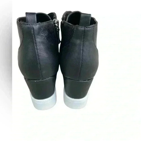 MIA Christie woman’s wedge booties black size 8.5 side zipper. Never worn - Picture 2 of 6